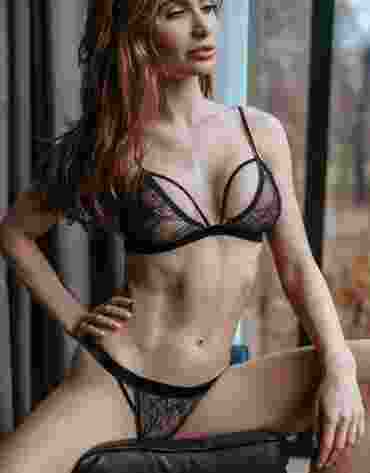 Petitenoir Set out of lace bralette and thong M