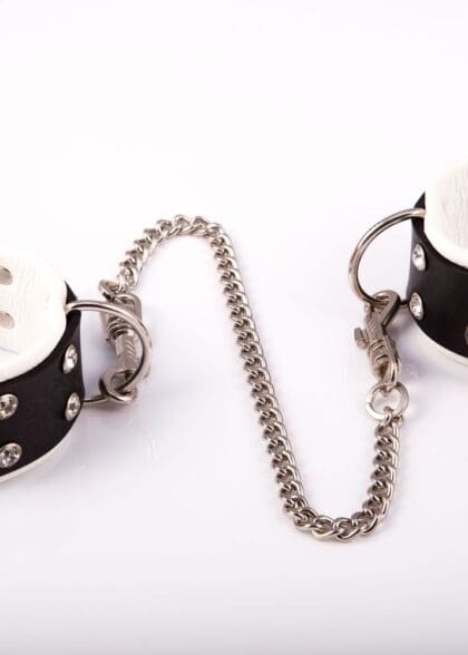 Kajdanki Damskie Na Nogi Białe Whips