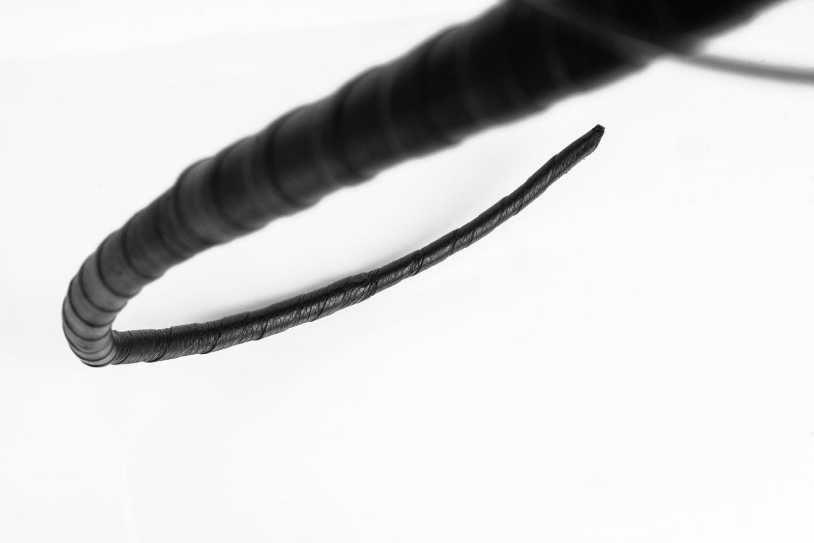 Świński ogon Primal Bond Whips 5 Świński ogon Primal Bond Whips