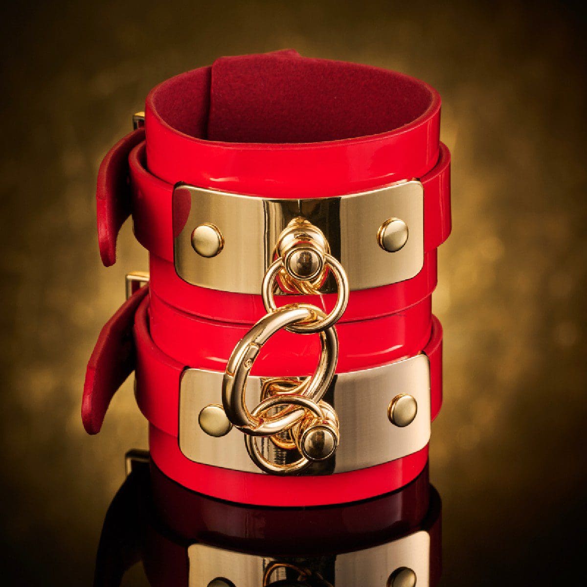 Kajdanki na nadgarstki VEGAS High Gloss Wrist Cuffs Kinky Diva 4 Kajdanki na nadgarstki VEGAS High Gloss Wrist Cuffs Kinky Diva